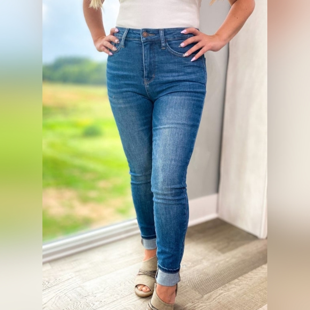 Judy Blue Tummy Control